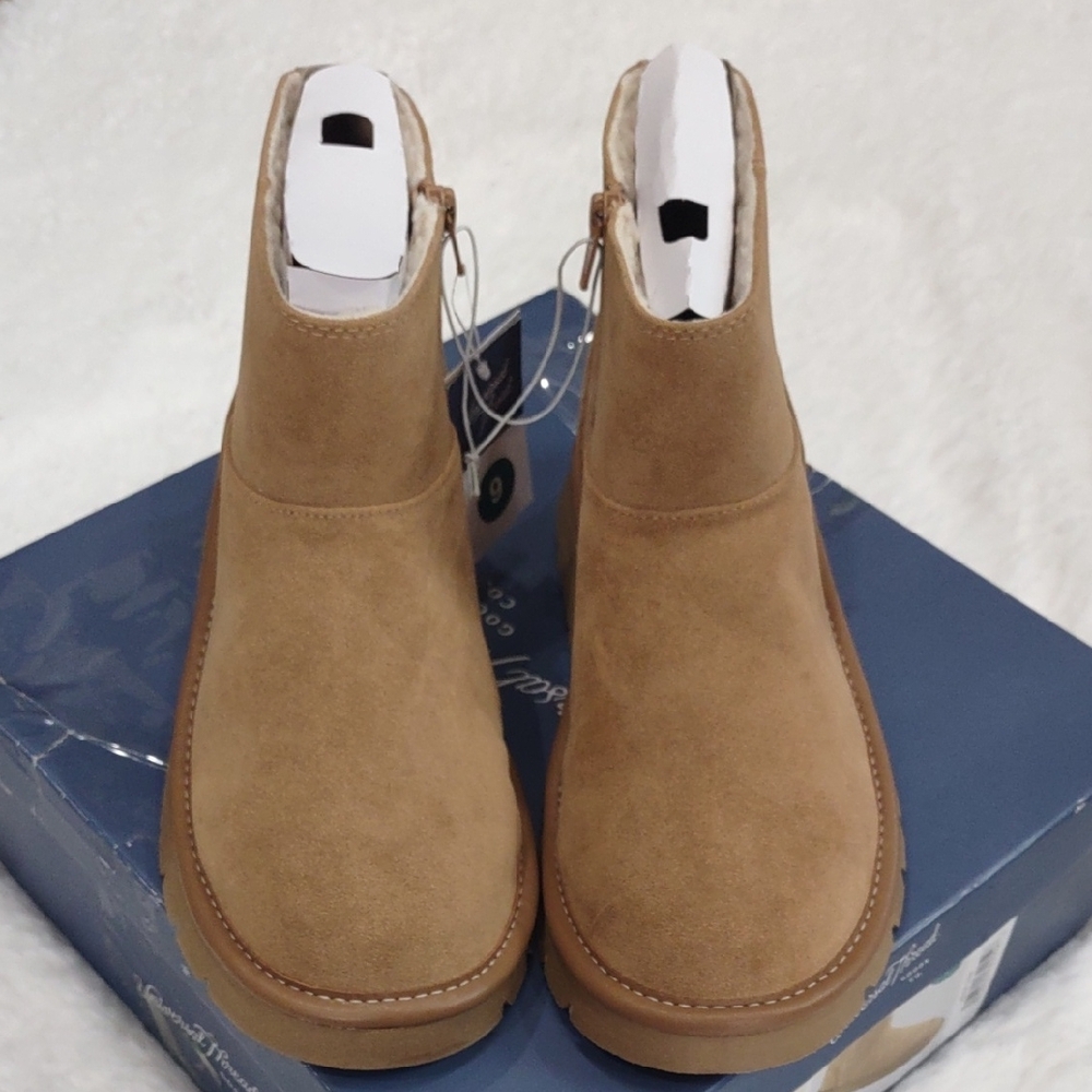 Universal Thread May Boots,Momory Foam, Size 9. - Picture 5 of 17